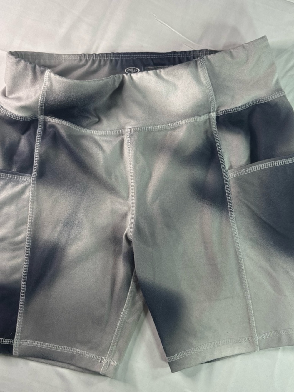 Athletic Works Ombré Women's Bike Shorts with Side Pockets